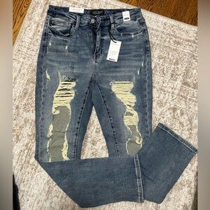Judy Blue 11/30 Trendy Distressed Blue Jeans